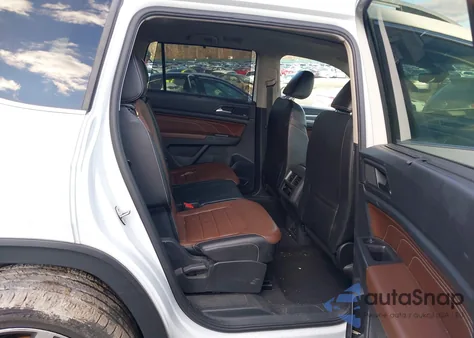 2021 Volkswagen Atlas 3.6L V6 Sel Premium R-Line z USA, uszkodzony, nr VIN 1V2FR2CA2MC563005
